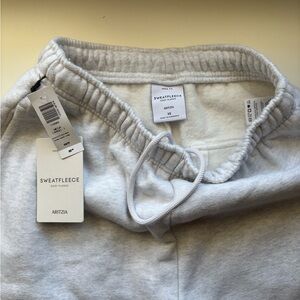 NWT Aritzia Mega Cargo Sweatpants